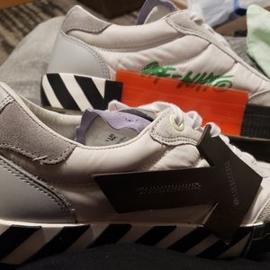 Off whites Low Vulcanized Sneakers